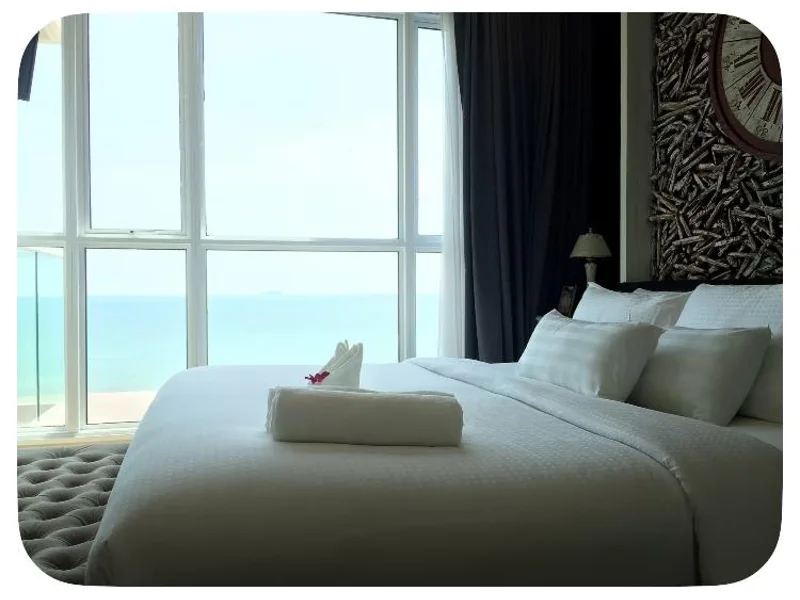 1-bedroom condo for rent at Cetus Beachfront Condominium, floor 17 photo