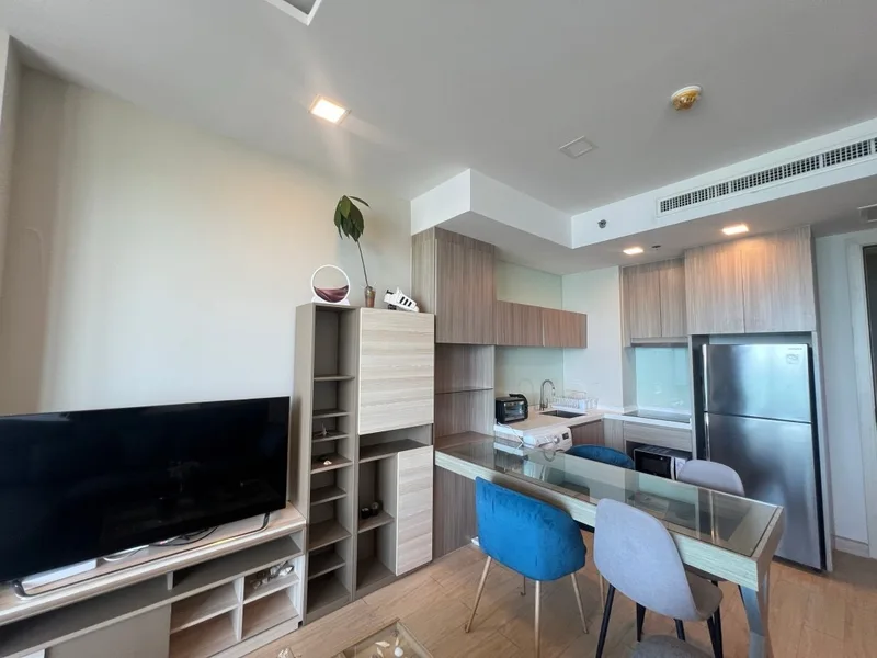 Bedrooms: 1 · Cetus Beachfront Condominium · #121 — 55 m², Floor 13 photo