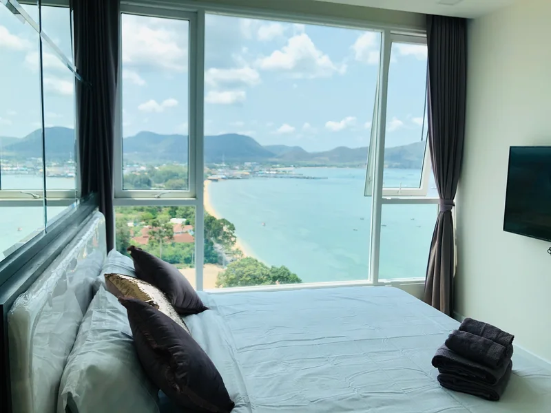 2-bedroom condo for rent at Del Mare, floor 19 photo