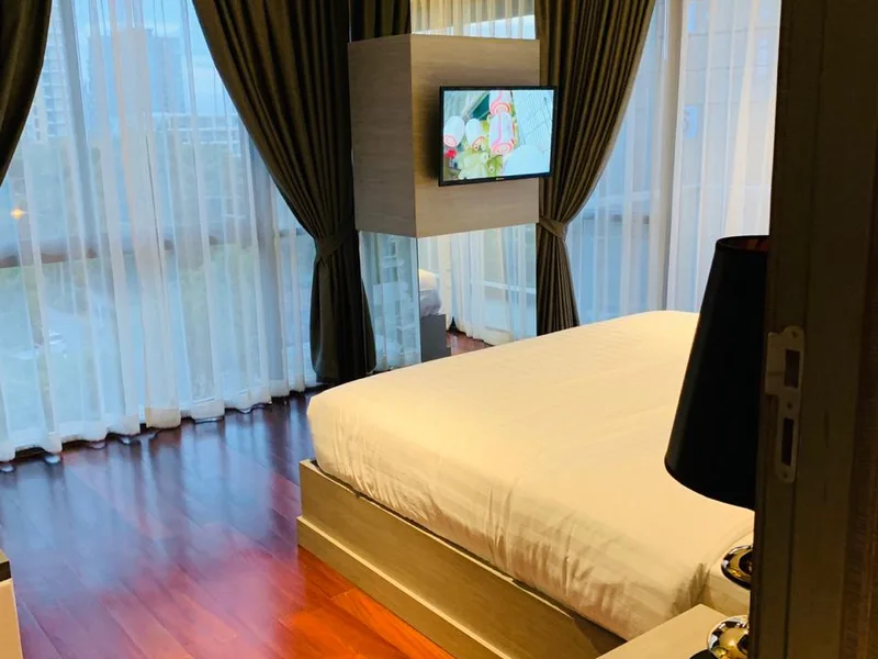 Bedrooms: 2 · The Senate 1 · #142 — 81 m², Floor 5 photo