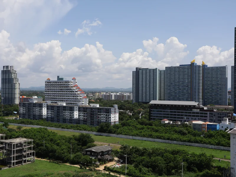 1-bedroom condo for rent at Cetus Beachfront Condominium, floor 13 photo