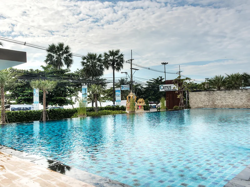 1-bedroom condo for rent at Cetus Beachfront Condominium, floor 13 photo