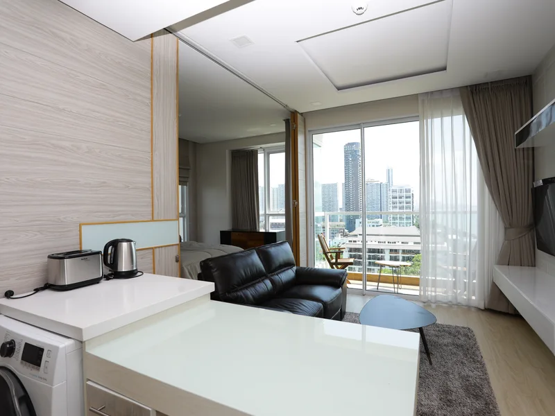 1-bedroom condo for rent at Cetus Beachfront Condominium, floor 13 photo