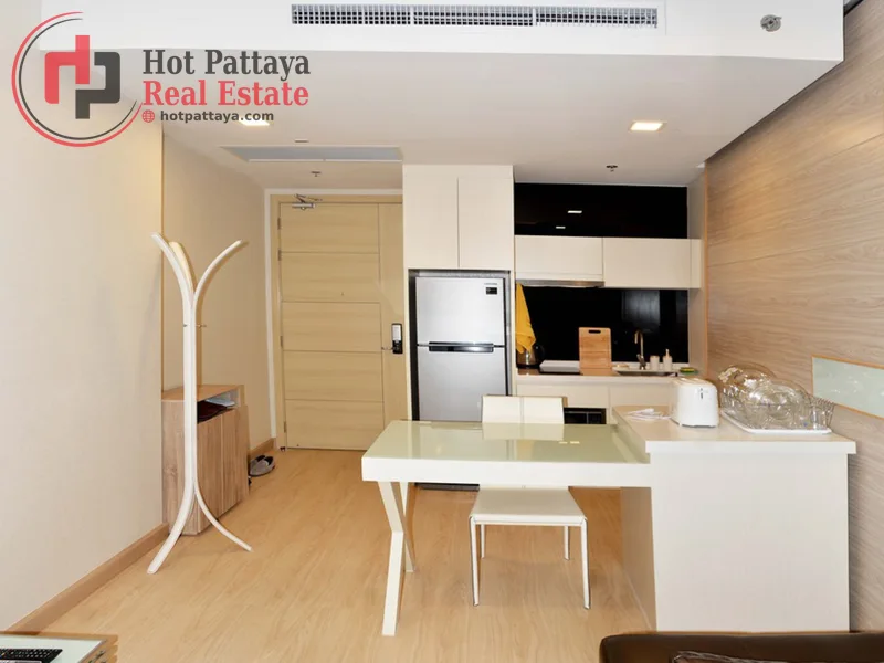 Bedrooms: 1 · Cetus Beachfront Condominium · #184 — 40.5 m², Floor 27 photo