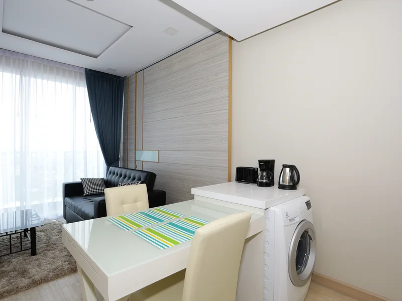 1-bedroom condo for rent at Cetus Beachfront Condominium, floor 36 photo