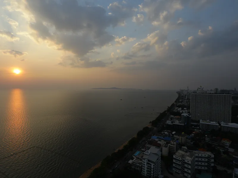 1-bedroom condo for rent at Cetus Beachfront Condominium, floor 36 photo