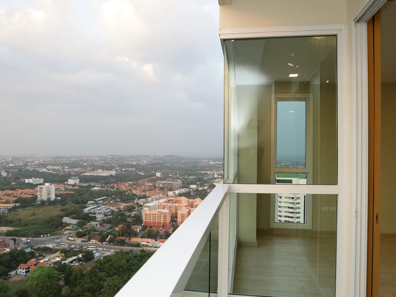 1-bedroom condo for rent at Cetus Beachfront Condominium, floor 36 photo