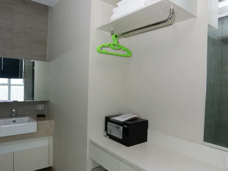 1-bedroom condo for rent at Cetus Beachfront Condominium, floor 36 photo