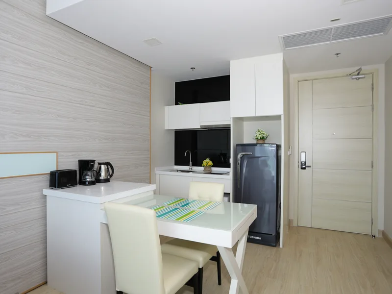 1-bedroom condo for rent at Cetus Beachfront Condominium, floor 36 photo
