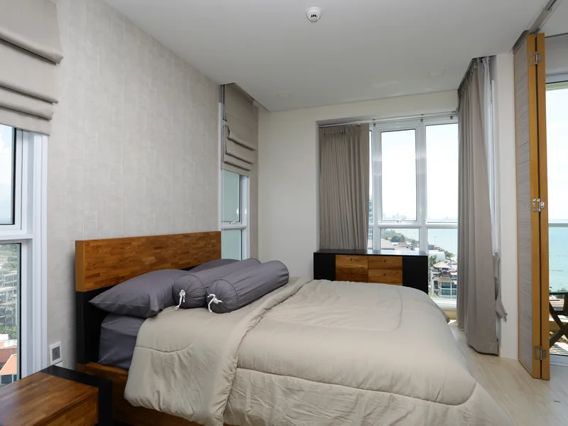 Bedrooms: 1 · Cetus Beachfront Condominium · #120 — 40.5 m², Floor 13 photo