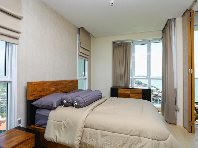 Bedrooms: 1 · Cetus Beachfront Condominium · #120 — 40.5 m², Floor 13 photo