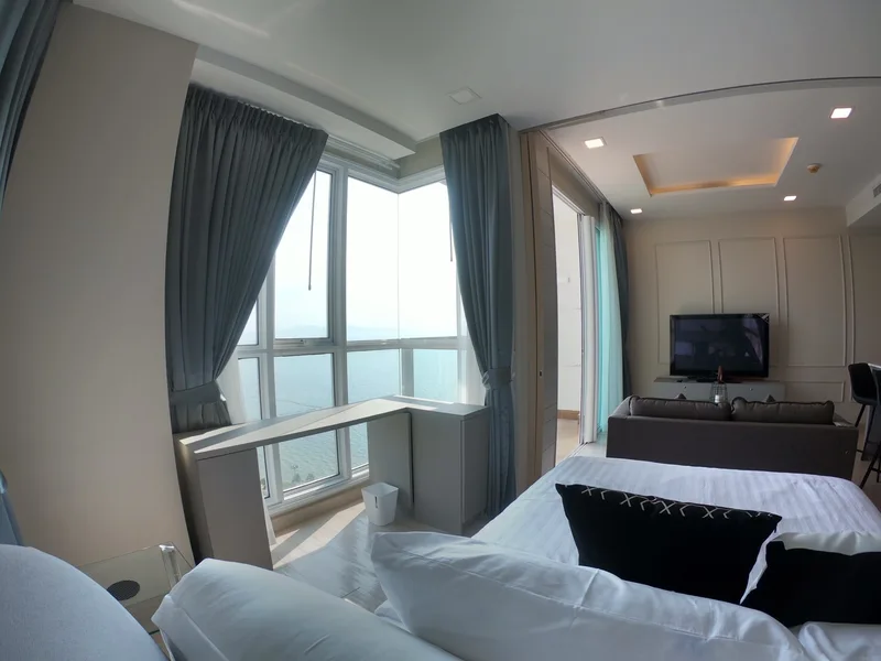 Bedrooms: 1 · Cetus Beachfront Condominium · #125 — 40.5 m², Floor 24 photo