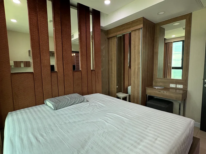 Bedrooms: 2 · Dusit Grand Condo View · #225 — 52.7 m², Floor 12 photo