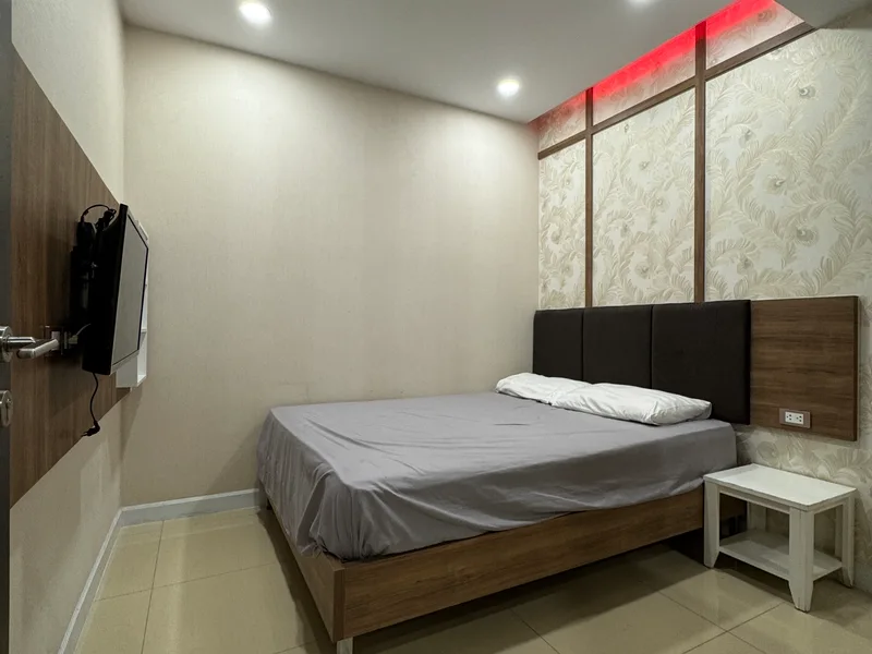 Bedrooms: 2 · Dusit Grand Condo View · #225 — 52.7 m², Floor 12 photo